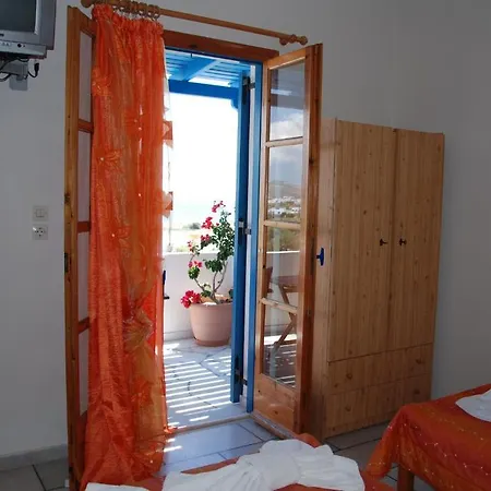 Koulas - Red Lägenhetshotell Agios Prokopios (Naxos)