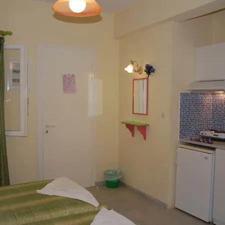 Koulas - Red Hotel apartamentowy Agios Prokopios (Naxos)