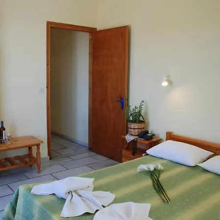 Koulas - Red Hotel apartamentowy