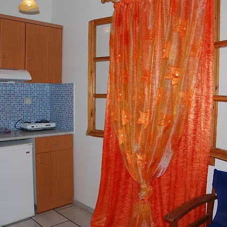 Koulas - Red Hotel apartamentowy Agios Prokopios (Naxos)