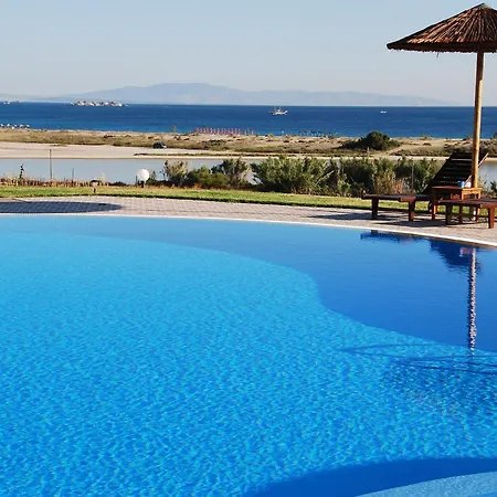 Koulas - Red Aparthotel 2*