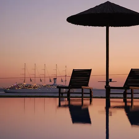 Koulas - Red Hotel apartamentowy 3*