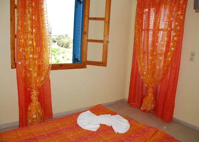 Koulas - Red Apartmanhotel 3*