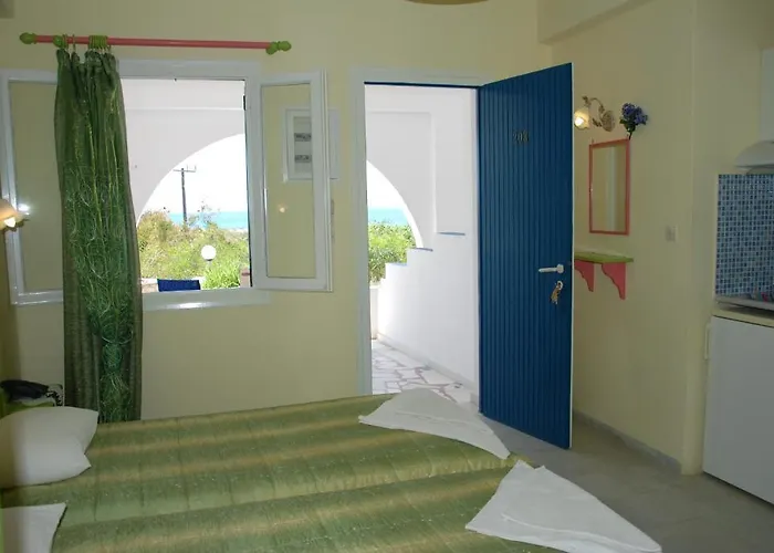 Koulas - Red Apartmanhotel